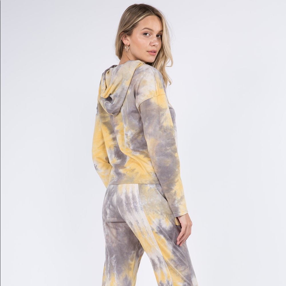 SET - Tie Dye Detailed Joggers and Pullover Hoodie
